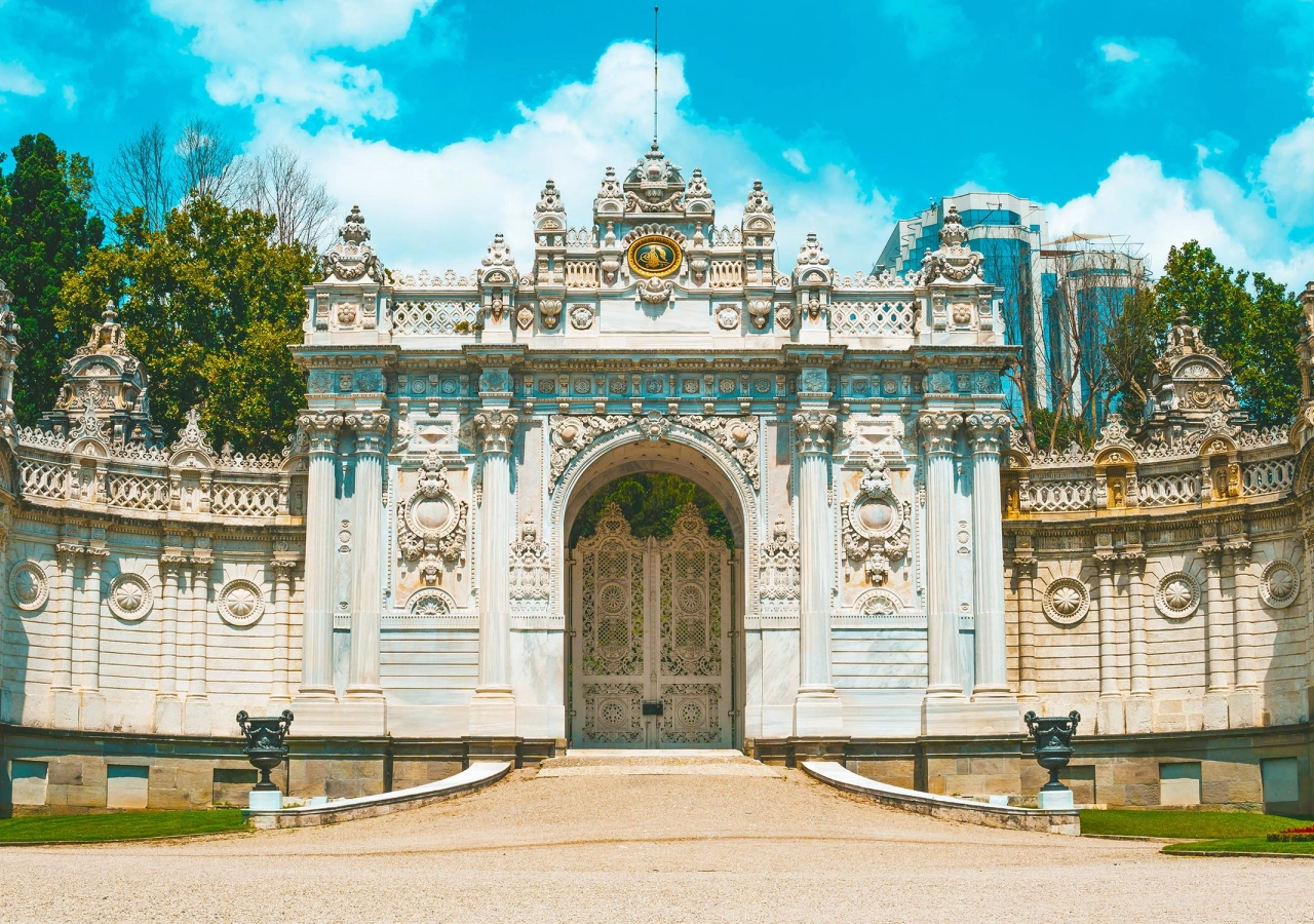 Dolmabahçe Palace Museum - Istanbul Museums